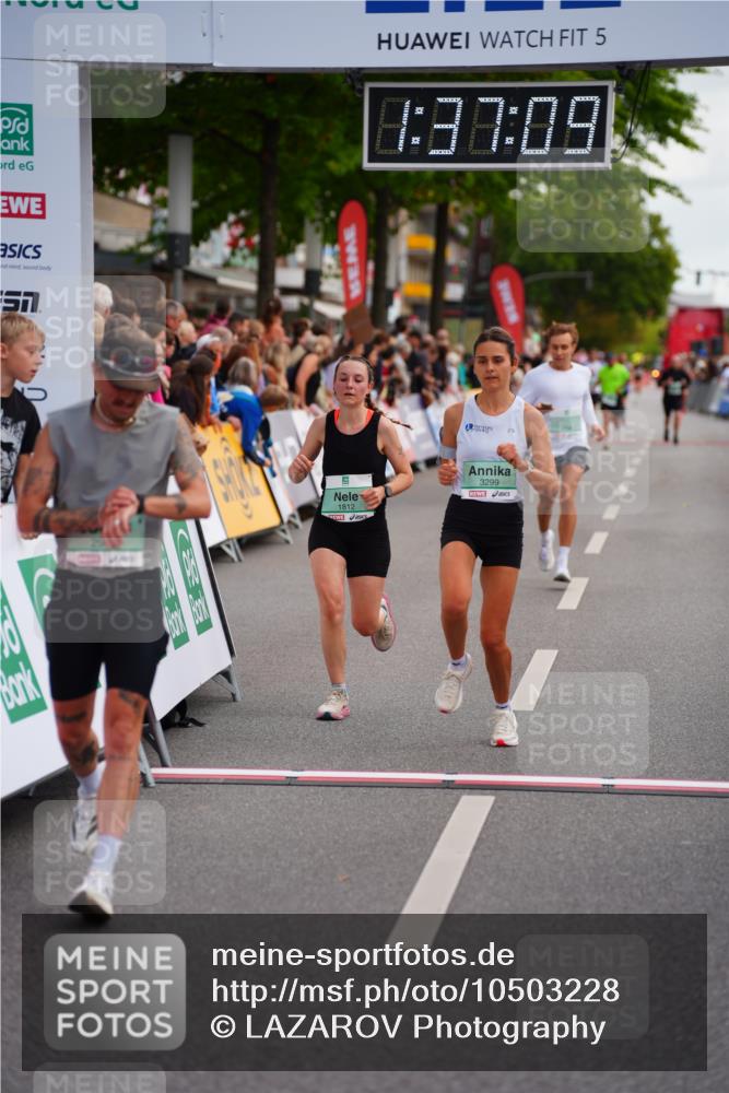 20.09.2026 - PSD Bank Halbmarathon LAZAROV Photography http://msf.ph/oto/10503228 20.09.2026 11:37:08 Ziel 1812, 2925, 3299, 4260, 4779, 4796 meine-sportfotos.de