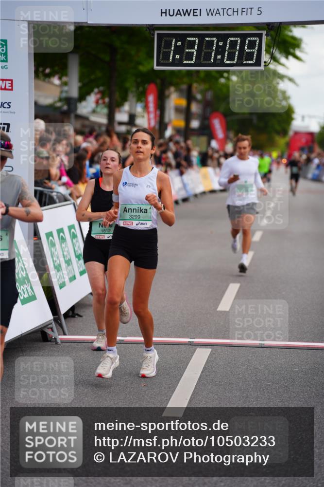 20.09.2026 - PSD Bank Halbmarathon LAZAROV Photography http://msf.ph/oto/10503233 20.09.2026 11:37:09 Ziel 1812, 2925, 3299, 4260, 4779, 4796 meine-sportfotos.de