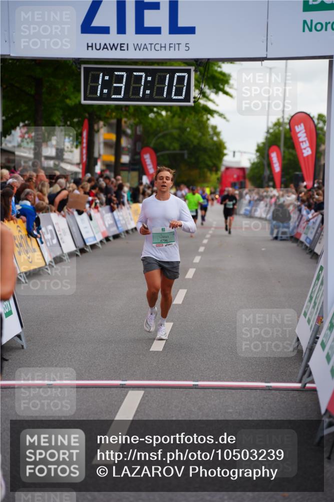 20.09.2026 - PSD Bank Halbmarathon LAZAROV Photography http://msf.ph/oto/10503239 20.09.2026 11:37:10 Ziel 1812, 2925, 3299, 4260, 4779, 4796 meine-sportfotos.de