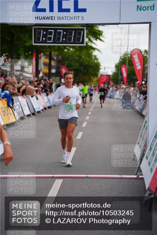 20.09.2026 - PSD Bank Halbmarathon LAZAROV Photography http://msf.ph/oto/10503245 20.09.2026 11:37:10 Ziel 1812, 2925, 3299, 4260, 4779, 4796 meine-sportfotos.de