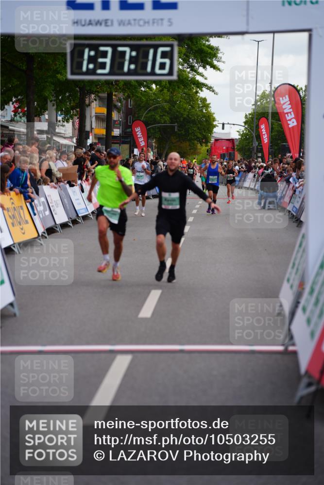 20.09.2026 - PSD Bank Halbmarathon LAZAROV Photography http://msf.ph/oto/10503255 20.09.2026 11:37:16 Ziel 1812, 2102, 3299, 3359, 4796 meine-sportfotos.de