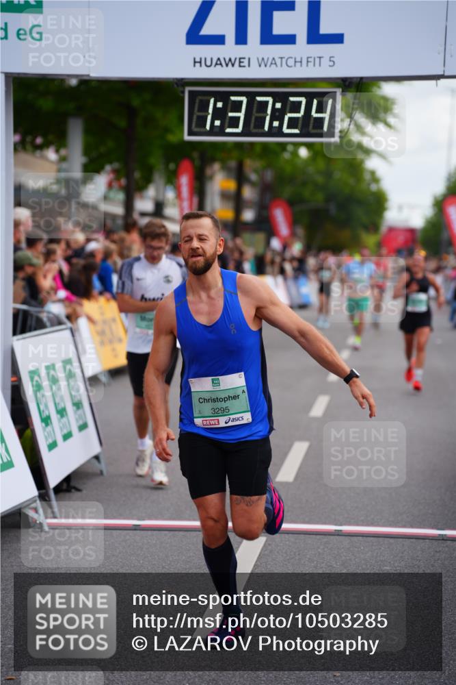 20.09.2026 - PSD Bank Halbmarathon LAZAROV Photography http://msf.ph/oto/10503285 20.09.2026 11:37:23 Ziel 1676, 2102, 3295, 3359, 4571 meine-sportfotos.de