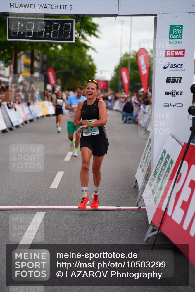 20.09.2026 - PSD Bank Halbmarathon LAZAROV Photography http://msf.ph/oto/10503299 20.09.2026 11:37:26 Ziel 1676, 3295, 3312, 4571 meine-sportfotos.de