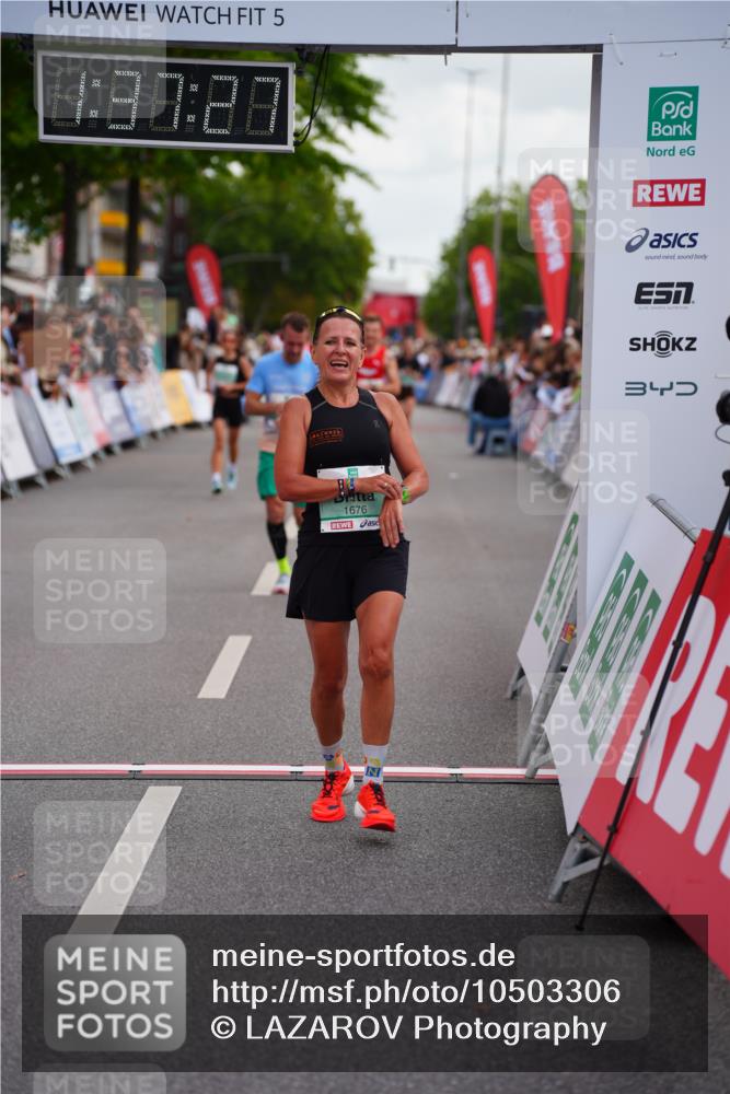 20.09.2026 - PSD Bank Halbmarathon LAZAROV Photography http://msf.ph/oto/10503306 20.09.2026 11:37:27 Ziel 1676, 3295, 3312, 4132, 4571 meine-sportfotos.de