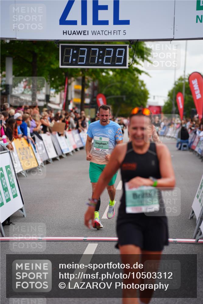 20.09.2026 - PSD Bank Halbmarathon LAZAROV Photography http://msf.ph/oto/10503312 20.09.2026 11:37:29 Ziel 1676, 3295, 3312, 3629, 4132, 4571 meine-sportfotos.de