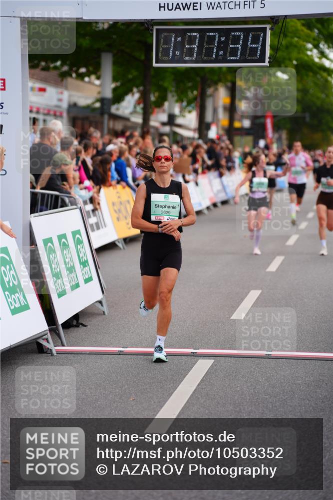 20.09.2026 - PSD Bank Halbmarathon LAZAROV Photography http://msf.ph/oto/10503352 20.09.2026 11:37:33 Ziel 1676, 1944, 2500, 2735, 3312, 3629, 4132 meine-sportfotos.de