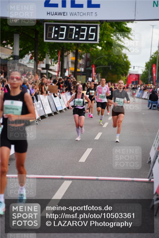 20.09.2026 - PSD Bank Halbmarathon LAZAROV Photography http://msf.ph/oto/10503361 20.09.2026 11:37:34 Ziel 1676, 1944, 2500, 2735, 3312, 3629, 4132 meine-sportfotos.de