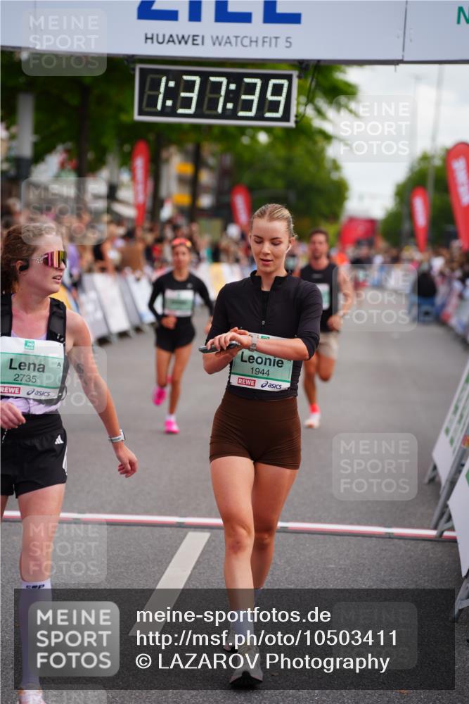 20.09.2026 - PSD Bank Halbmarathon LAZAROV Photography http://msf.ph/oto/10503411 20.09.2026 11:37:38 Ziel 1291, 1353, 1944, 2500, 2735, 3629, 4127, 4132 meine-sportfotos.de