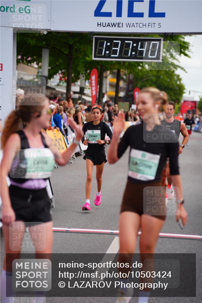 20.09.2026 - PSD Bank Halbmarathon LAZAROV Photography http://msf.ph/oto/10503424 20.09.2026 11:37:39 Ziel 1291, 1353, 1944, 2500, 2735, 3629, 4127, 4132 meine-sportfotos.de