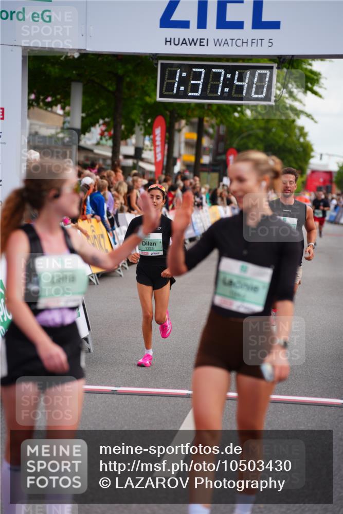 20.09.2026 - PSD Bank Halbmarathon LAZAROV Photography http://msf.ph/oto/10503430 20.09.2026 11:37:39 Ziel 1291, 1353, 1944, 2500, 2735, 3629, 4127, 4132 meine-sportfotos.de