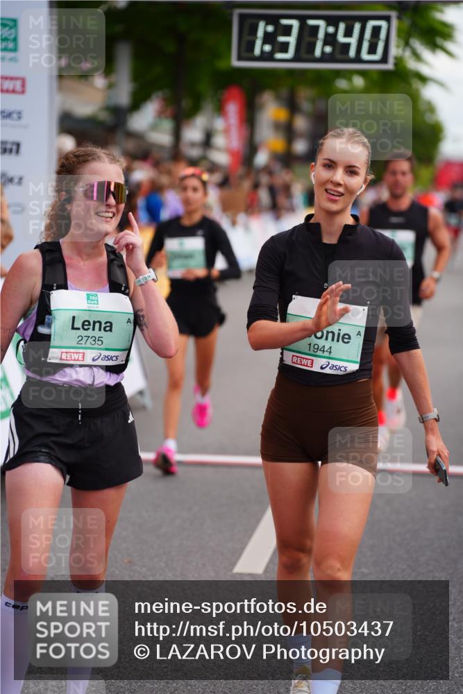 20.09.2026 - PSD Bank Halbmarathon LAZAROV Photography http://msf.ph/oto/10503437 20.09.2026 11:37:40 Ziel 1291, 1353, 1944, 2500, 2735, 3629, 4127 meine-sportfotos.de