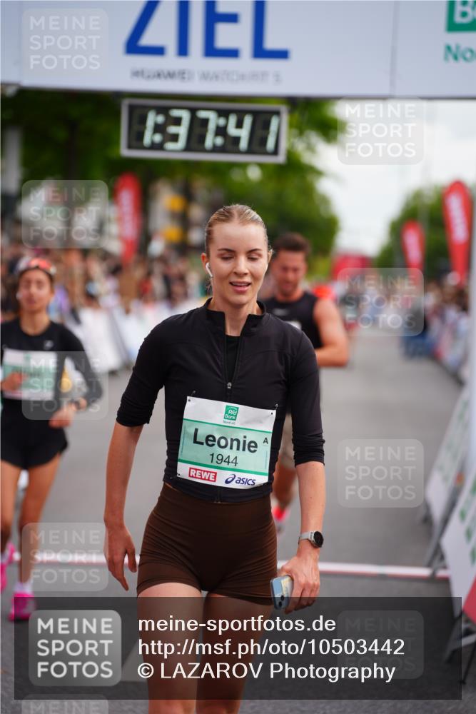20.09.2026 - PSD Bank Halbmarathon LAZAROV Photography http://msf.ph/oto/10503442 20.09.2026 11:37:40 Ziel 1291, 1353, 1944, 2500, 2735, 3629, 4127 meine-sportfotos.de