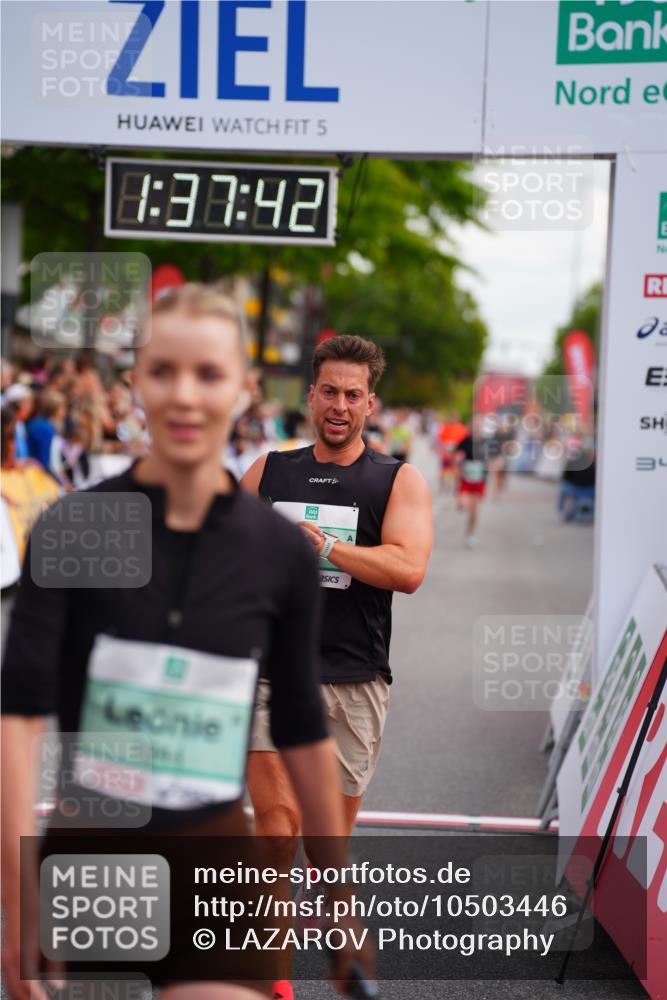 20.09.2026 - PSD Bank Halbmarathon LAZAROV Photography http://msf.ph/oto/10503446 20.09.2026 11:37:41 Ziel 1291, 1353, 1944, 2500, 2735, 3629, 4127 meine-sportfotos.de