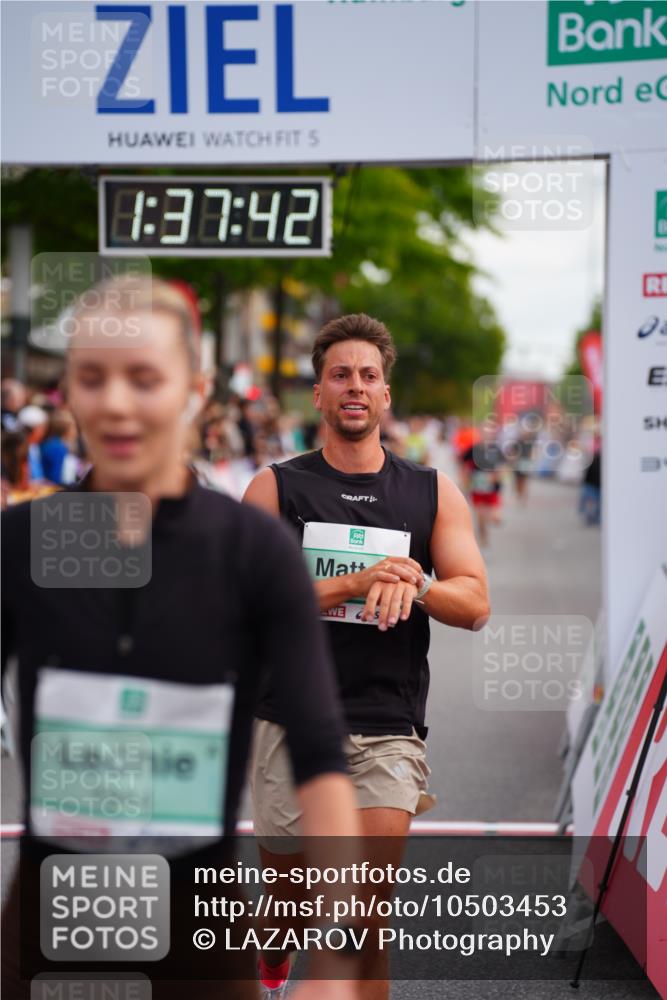 20.09.2026 - PSD Bank Halbmarathon LAZAROV Photography http://msf.ph/oto/10503453 20.09.2026 11:37:42 Ziel 1291, 1353, 1944, 2500, 2735, 4127 meine-sportfotos.de