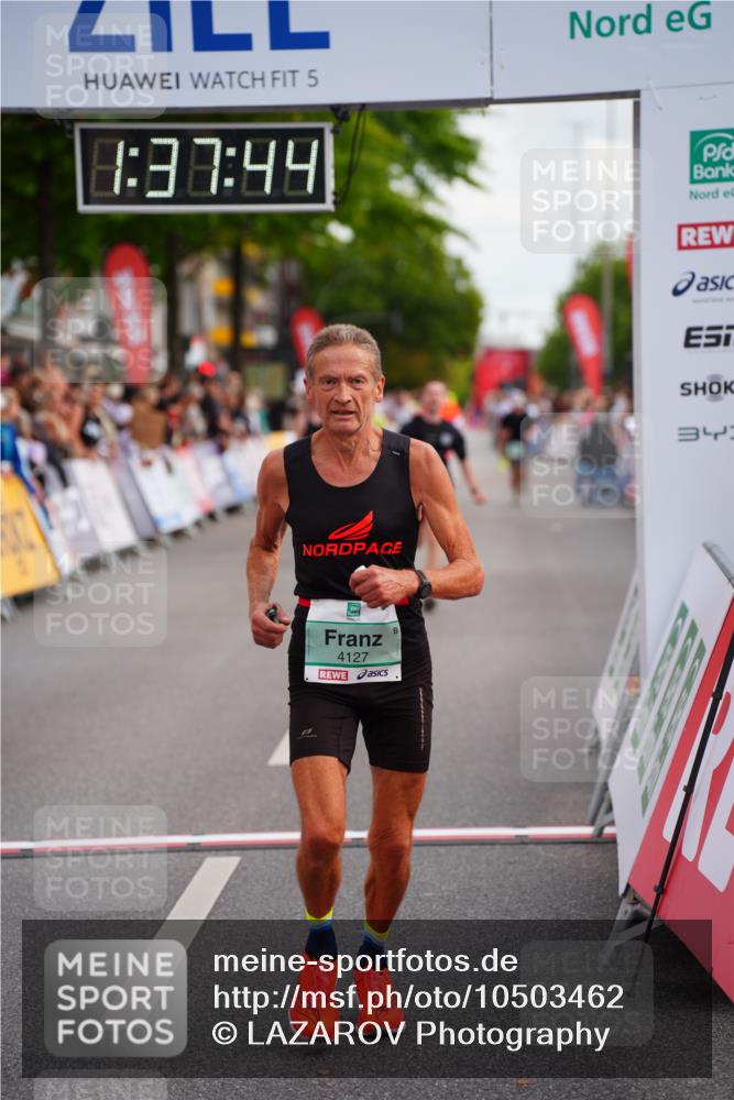 20.09.2026 - PSD Bank Halbmarathon LAZAROV Photography http://msf.ph/oto/10503462 20.09.2026 11:37:44 Ziel 1291, 1353, 1944, 2500, 2735, 3296, 4127 meine-sportfotos.de