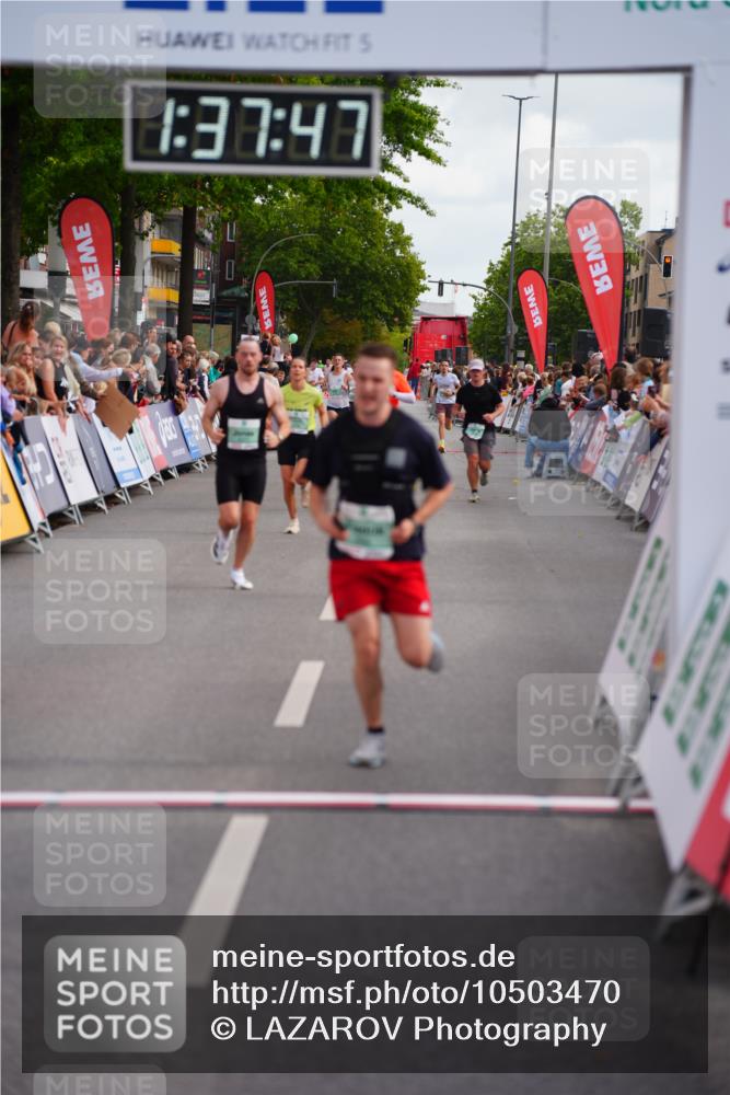 20.09.2026 - PSD Bank Halbmarathon LAZAROV Photography http://msf.ph/oto/10503470 20.09.2026 11:37:46 Ziel 1291, 1353, 3296, 4127, 4371 meine-sportfotos.de