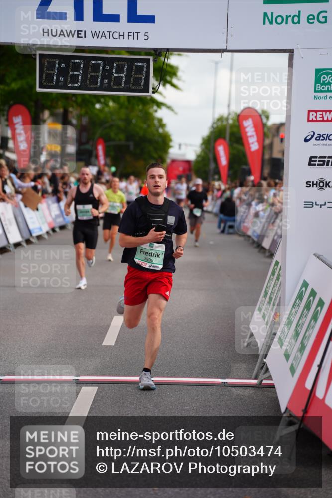 20.09.2026 - PSD Bank Halbmarathon LAZAROV Photography http://msf.ph/oto/10503474 20.09.2026 11:37:47 Ziel 1291, 1353, 3296, 4127, 4371, 4766 meine-sportfotos.de