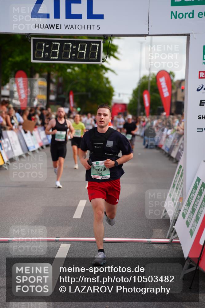 20.09.2026 - PSD Bank Halbmarathon LAZAROV Photography http://msf.ph/oto/10503482 20.09.2026 11:37:47 Ziel 1291, 1353, 3296, 4127, 4371, 4766 meine-sportfotos.de