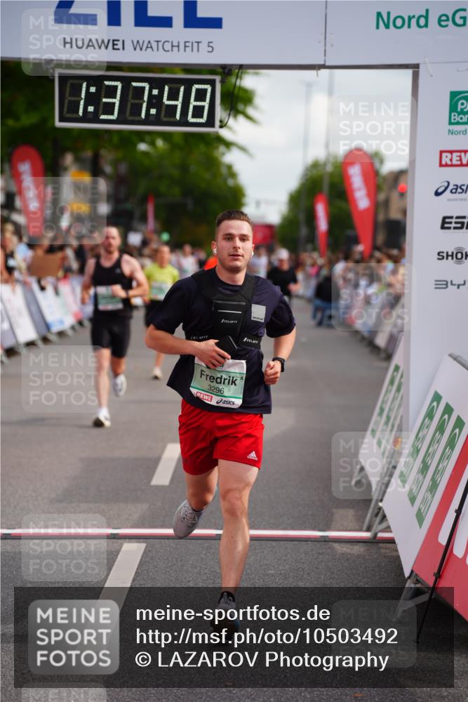 20.09.2026 - PSD Bank Halbmarathon LAZAROV Photography http://msf.ph/oto/10503492 20.09.2026 11:37:47 Ziel 1291, 1353, 3296, 4127, 4371, 4766 meine-sportfotos.de