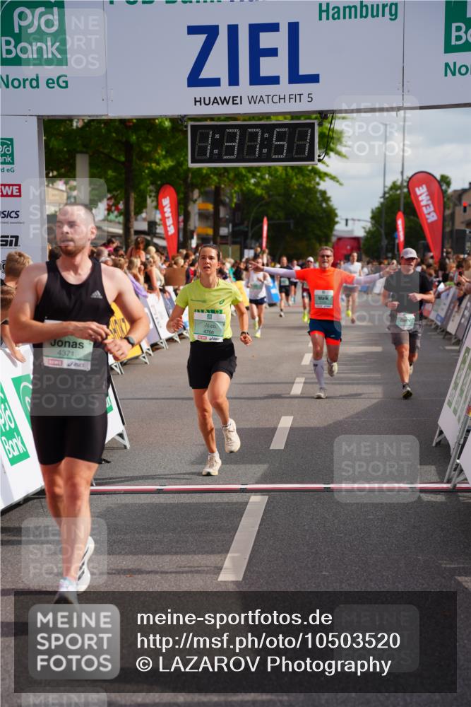 20.09.2026 - PSD Bank Halbmarathon LAZAROV Photography http://msf.ph/oto/10503520 20.09.2026 11:37:51 Ziel 1219, 3100, 3296, 4371, 4766 meine-sportfotos.de
