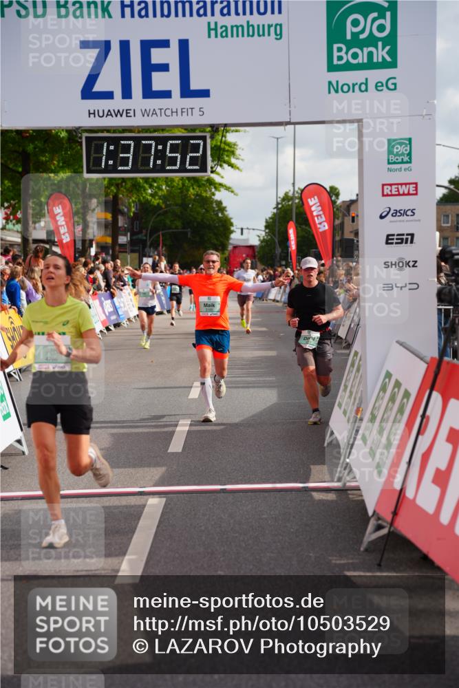 20.09.2026 - PSD Bank Halbmarathon LAZAROV Photography http://msf.ph/oto/10503529 20.09.2026 11:37:51 Ziel 1219, 3100, 3296, 4371, 4766 meine-sportfotos.de
