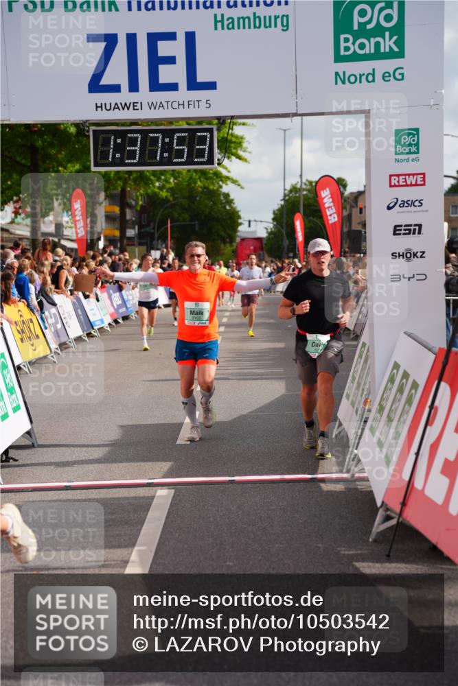 20.09.2026 - PSD Bank Halbmarathon LAZAROV Photography http://msf.ph/oto/10503542 20.09.2026 11:37:52 Ziel 1219, 3100, 3296, 4371, 4766 meine-sportfotos.de