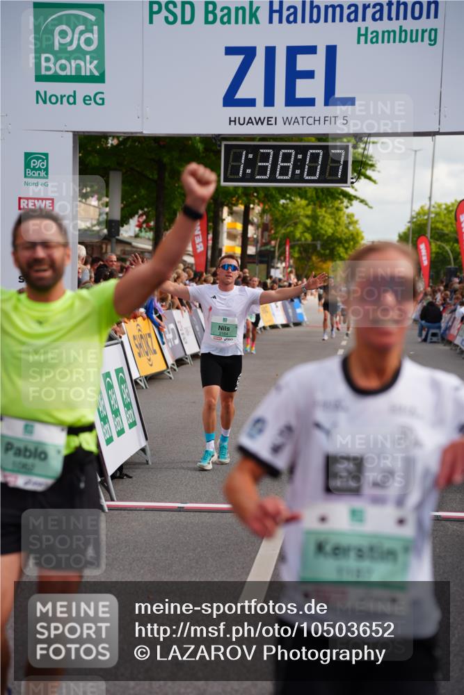 20.09.2026 - PSD Bank Halbmarathon LAZAROV Photography http://msf.ph/oto/10503652 20.09.2026 11:38:06 Ziel 1062, 1187, 2161, 3164, 4197, 4437 meine-sportfotos.de