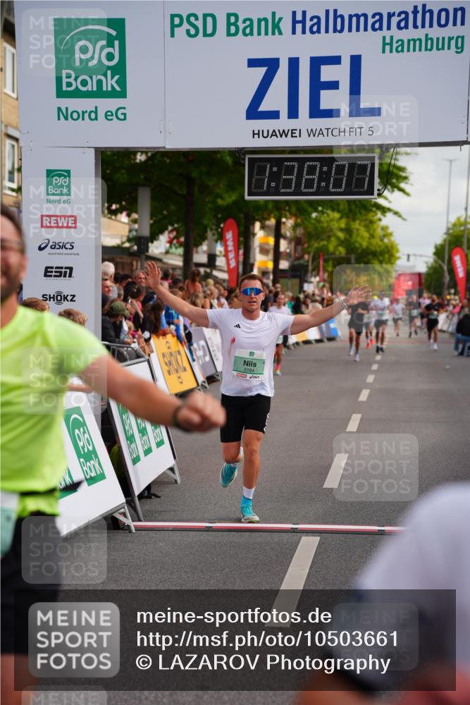 20.09.2026 - PSD Bank Halbmarathon LAZAROV Photography http://msf.ph/oto/10503661 20.09.2026 11:38:07 Ziel 1062, 1187, 2161, 3164, 4197, 4437 meine-sportfotos.de