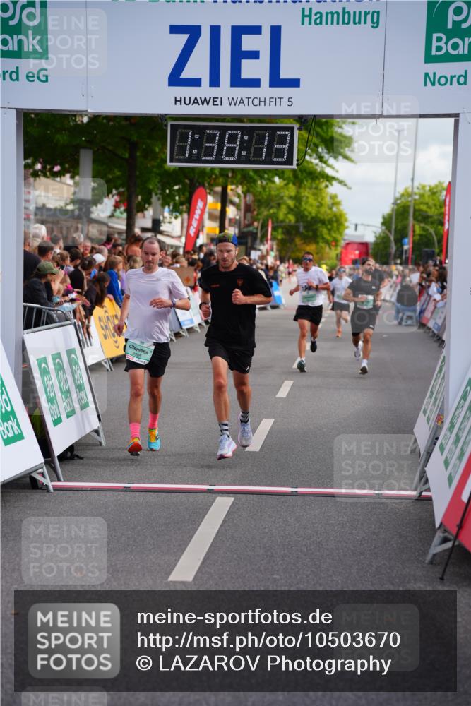 20.09.2026 - PSD Bank Halbmarathon LAZAROV Photography http://msf.ph/oto/10503670 20.09.2026 11:38:13 Ziel 2668, 3095, 3164, 3631, 4147 meine-sportfotos.de