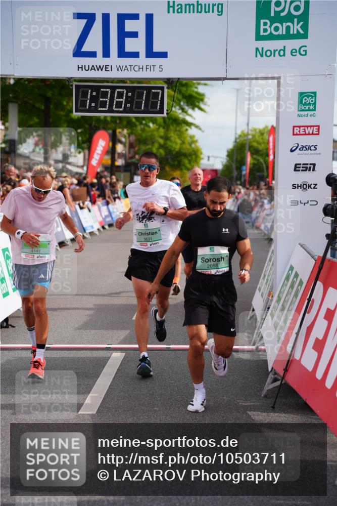 20.09.2026 - PSD Bank Halbmarathon LAZAROV Photography http://msf.ph/oto/10503711 20.09.2026 11:38:17 Ziel 2668, 2673, 3095, 3631, 3990, 4147 meine-sportfotos.de