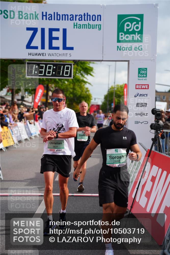 20.09.2026 - PSD Bank Halbmarathon LAZAROV Photography http://msf.ph/oto/10503719 20.09.2026 11:38:18 Ziel 2668, 2673, 3095, 3464, 3631, 3990, 4147 meine-sportfotos.de