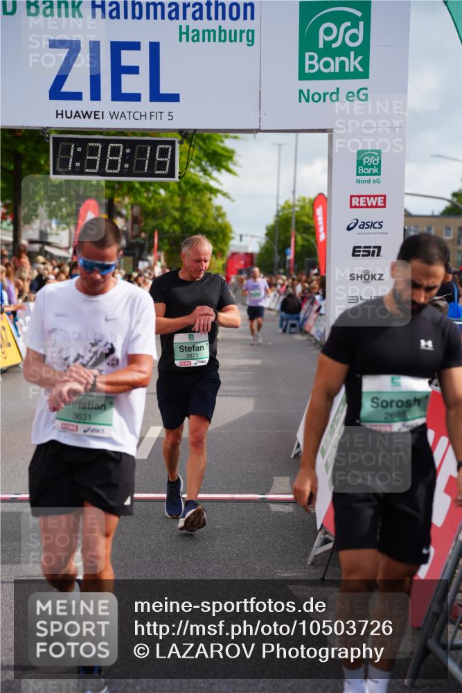 20.09.2026 - PSD Bank Halbmarathon LAZAROV Photography http://msf.ph/oto/10503726 20.09.2026 11:38:18 Ziel 2668, 2673, 3095, 3464, 3631, 3990, 4147 meine-sportfotos.de
