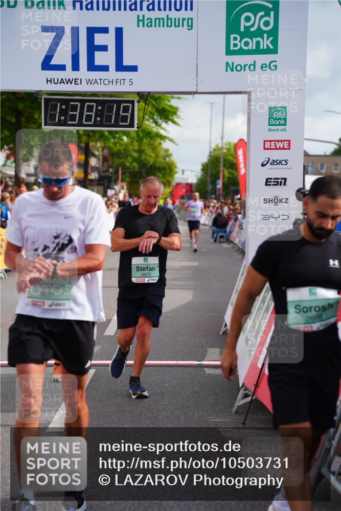 20.09.2026 - PSD Bank Halbmarathon LAZAROV Photography http://msf.ph/oto/10503731 20.09.2026 11:38:18 Ziel 2668, 2673, 3095, 3464, 3631, 3990, 4147 meine-sportfotos.de