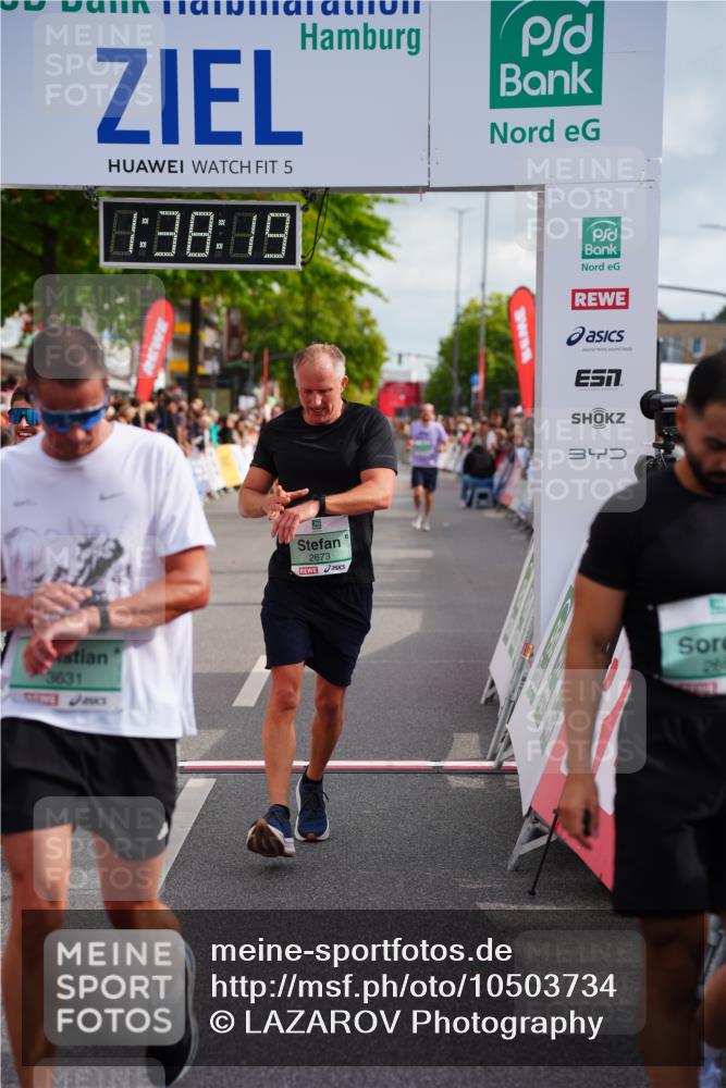 20.09.2026 - PSD Bank Halbmarathon LAZAROV Photography http://msf.ph/oto/10503734 20.09.2026 11:38:19 Ziel 2668, 2673, 3095, 3464, 3631, 3990, 4147 meine-sportfotos.de