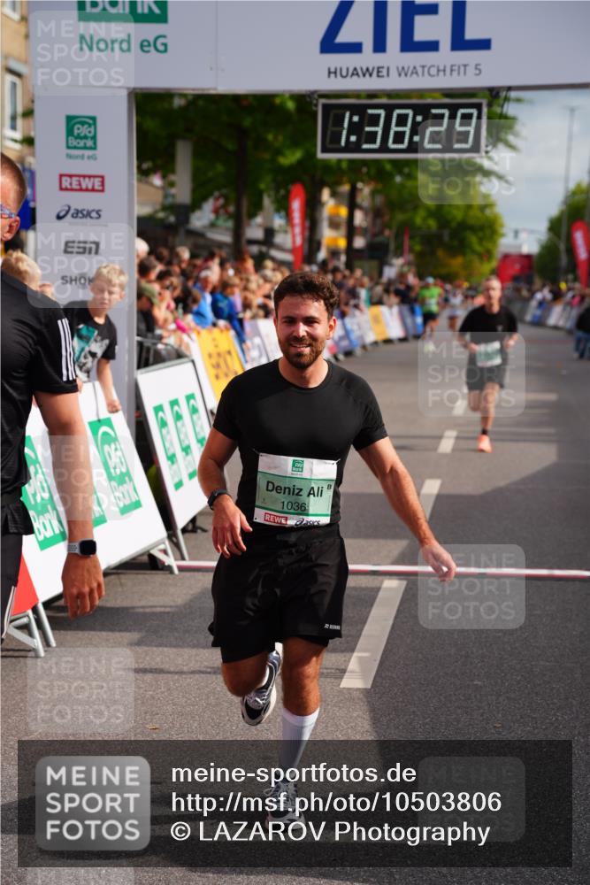 20.09.2026 - PSD Bank Halbmarathon LAZAROV Photography http://msf.ph/oto/10503806 20.09.2026 11:38:28 Ziel 1036, 1915, 2691, 3464, 4344, 4767 meine-sportfotos.de