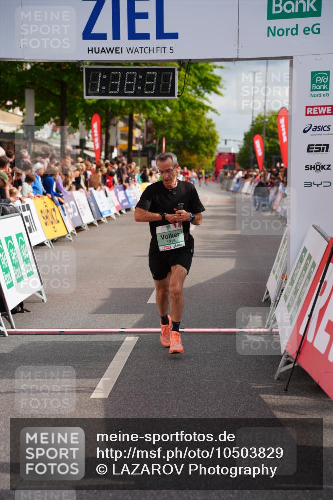 20.09.2026 - PSD Bank Halbmarathon LAZAROV Photography http://msf.ph/oto/10503829 20.09.2026 11:38:31 Ziel 1036, 1915, 2691, 4344, 4767 meine-sportfotos.de