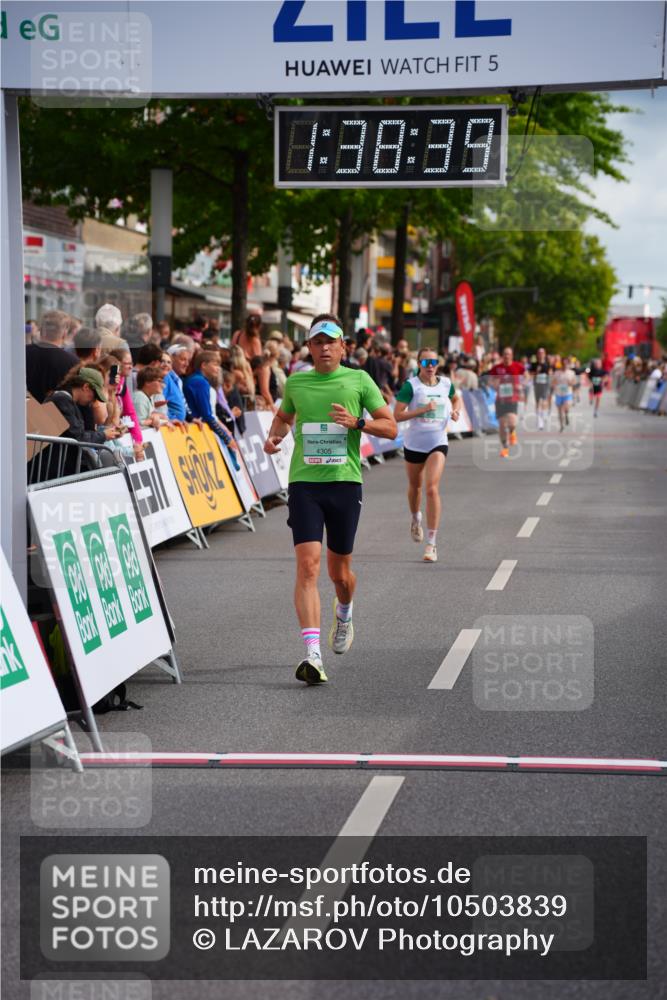 20.09.2026 - PSD Bank Halbmarathon LAZAROV Photography http://msf.ph/oto/10503839 20.09.2026 11:38:38 Ziel 1915, 4305, 4778 meine-sportfotos.de