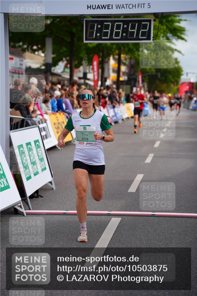 20.09.2026 - PSD Bank Halbmarathon LAZAROV Photography http://msf.ph/oto/10503875 20.09.2026 11:38:42 Ziel 4305, 4778 meine-sportfotos.de