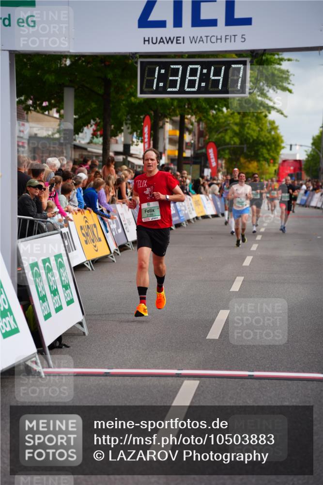 20.09.2026 - PSD Bank Halbmarathon LAZAROV Photography http://msf.ph/oto/10503883 20.09.2026 11:38:47 Ziel 3188, 4305, 4778 meine-sportfotos.de