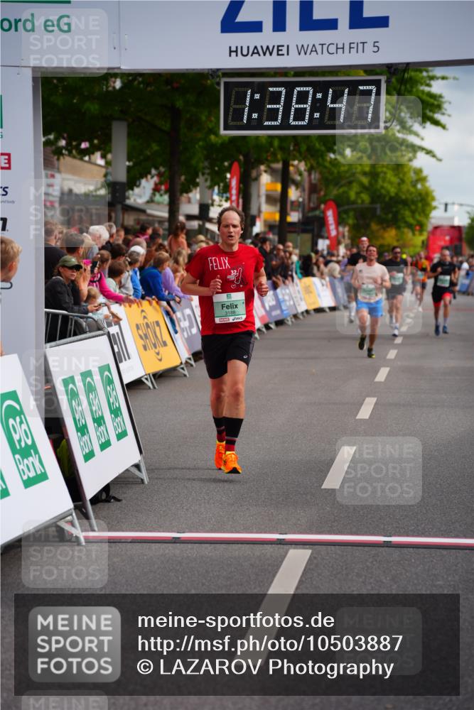 20.09.2026 - PSD Bank Halbmarathon LAZAROV Photography http://msf.ph/oto/10503887 20.09.2026 11:38:47 Ziel 3188, 4305, 4778 meine-sportfotos.de