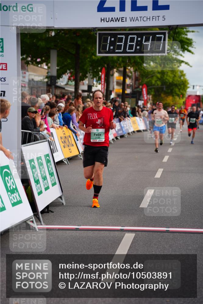 20.09.2026 - PSD Bank Halbmarathon LAZAROV Photography http://msf.ph/oto/10503891 20.09.2026 11:38:47 Ziel 3188, 4305, 4778 meine-sportfotos.de
