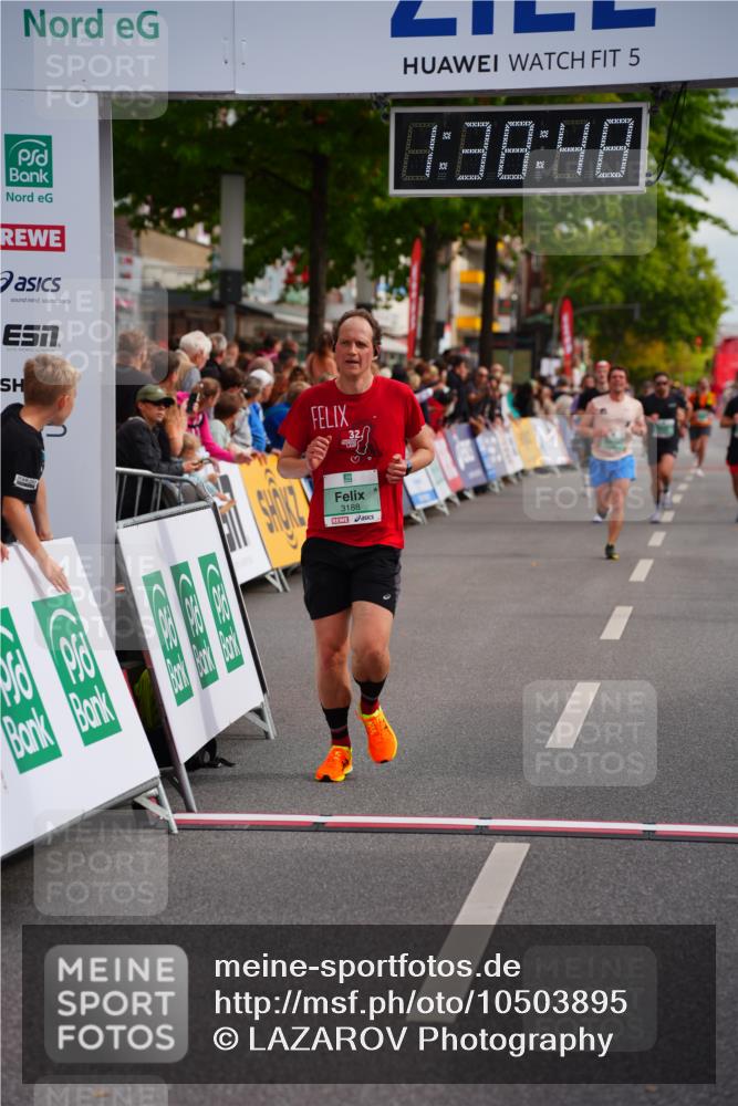 20.09.2026 - PSD Bank Halbmarathon LAZAROV Photography http://msf.ph/oto/10503895 20.09.2026 11:38:47 Ziel 3188, 4305, 4778 meine-sportfotos.de