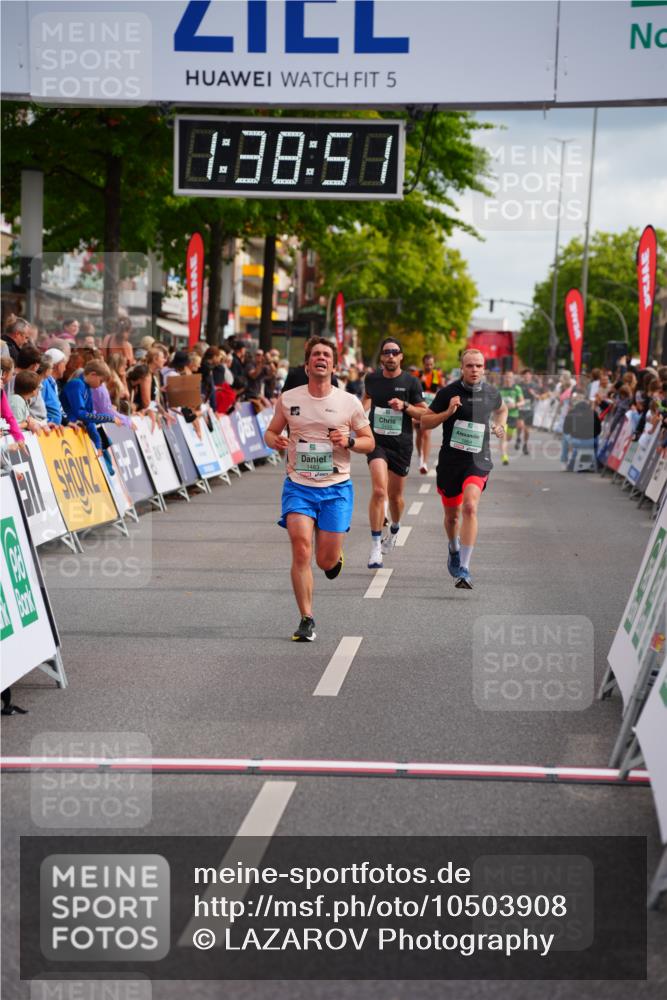 20.09.2026 - PSD Bank Halbmarathon LAZAROV Photography http://msf.ph/oto/10503908 20.09.2026 11:38:51 Ziel 1298, 1483, 1954, 2550, 3188 meine-sportfotos.de