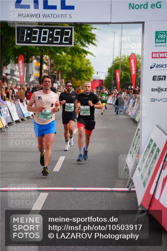 20.09.2026 - PSD Bank Halbmarathon LAZAROV Photography http://msf.ph/oto/10503917 20.09.2026 11:38:52 Ziel 1298, 1483, 1954, 2550, 3188, 3885 meine-sportfotos.de