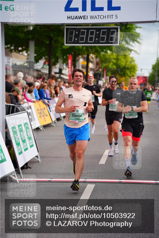20.09.2026 - PSD Bank Halbmarathon LAZAROV Photography http://msf.ph/oto/10503922 20.09.2026 11:38:52 Ziel 1298, 1483, 1954, 2550, 3188, 3885 meine-sportfotos.de
