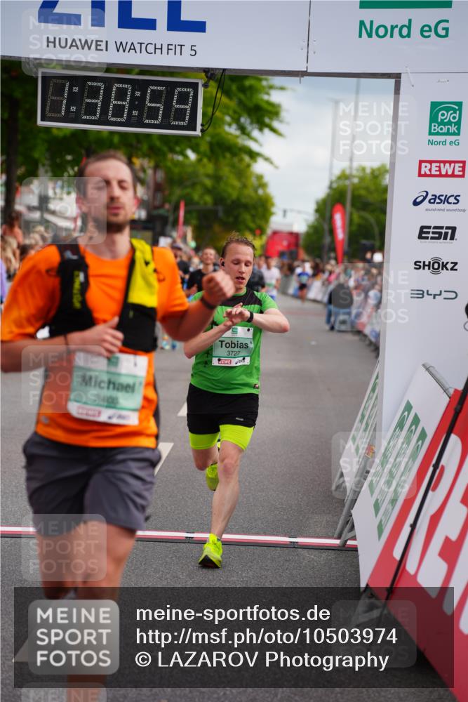 20.09.2026 - PSD Bank Halbmarathon LAZAROV Photography http://msf.ph/oto/10503974 20.09.2026 11:38:58 Ziel 1298, 1316, 1483, 1954, 2403, 2515, 2550, 3727, 3885 meine-sportfotos.de