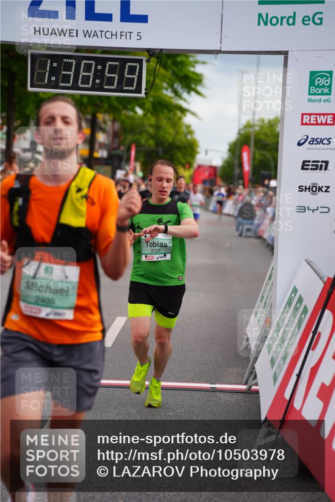 20.09.2026 - PSD Bank Halbmarathon LAZAROV Photography http://msf.ph/oto/10503978 20.09.2026 11:38:58 Ziel 1298, 1316, 1483, 1954, 2403, 2515, 2550, 3727, 3885 meine-sportfotos.de