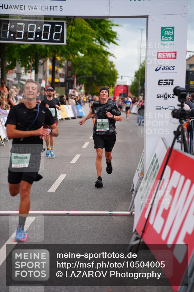 20.09.2026 - PSD Bank Halbmarathon LAZAROV Photography http://msf.ph/oto/10504005 20.09.2026 11:39:01 Ziel 1115, 1298, 1316, 1954, 2403, 2515, 2550, 3727, 3885 meine-sportfotos.de