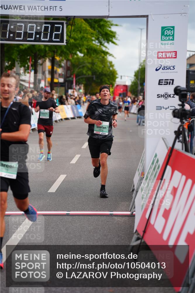 20.09.2026 - PSD Bank Halbmarathon LAZAROV Photography http://msf.ph/oto/10504013 20.09.2026 11:39:02 Ziel 1115, 1298, 1316, 2403, 2515, 2550, 3727, 3885 meine-sportfotos.de