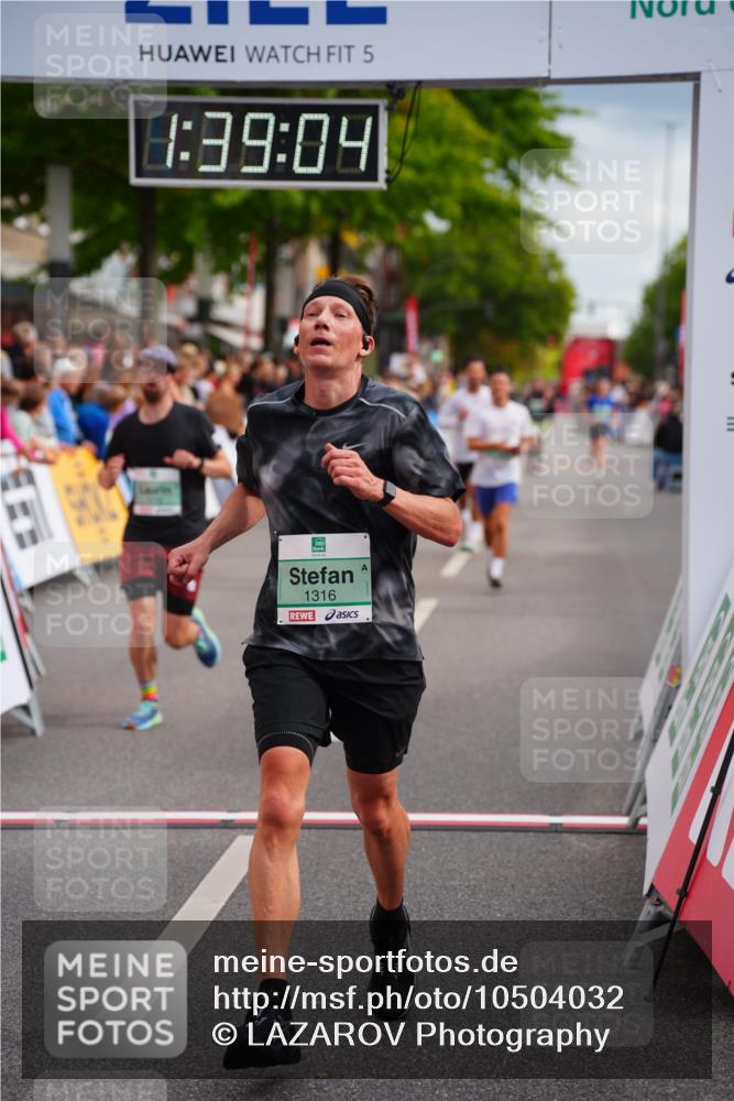 20.09.2026 - PSD Bank Halbmarathon LAZAROV Photography http://msf.ph/oto/10504032 20.09.2026 11:39:03 Ziel 1115, 1298, 1316, 2403, 2515, 2550, 3727, 3885, 4148, 4661 meine-sportfotos.de